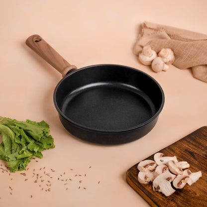 Durable Titanium Alloy Non-Stick Frying Pan without Lid (20cm)