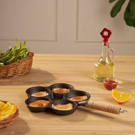 Cast Iron Nonstick Multi-Section Breakfast Frying Pan with Wooden Handle (22cm)